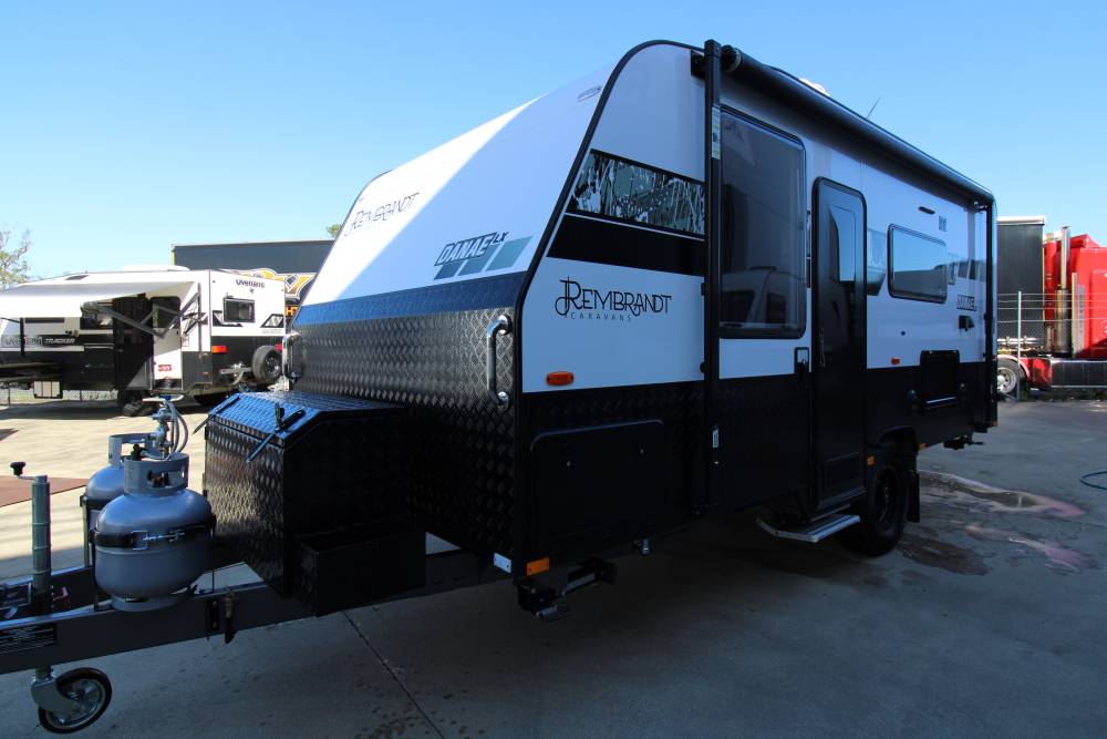 2025 Rembrandt Danae Lx  17'6